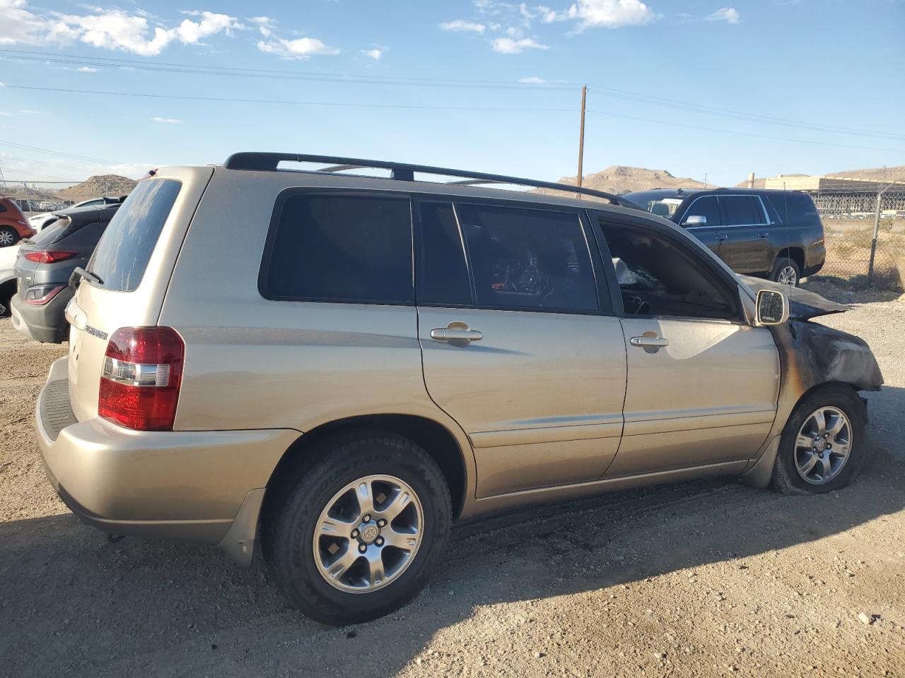 2006 Toyota Highlander VIN JTEDP21A660103556 Copart auction photo, burn damage thumbnail 3