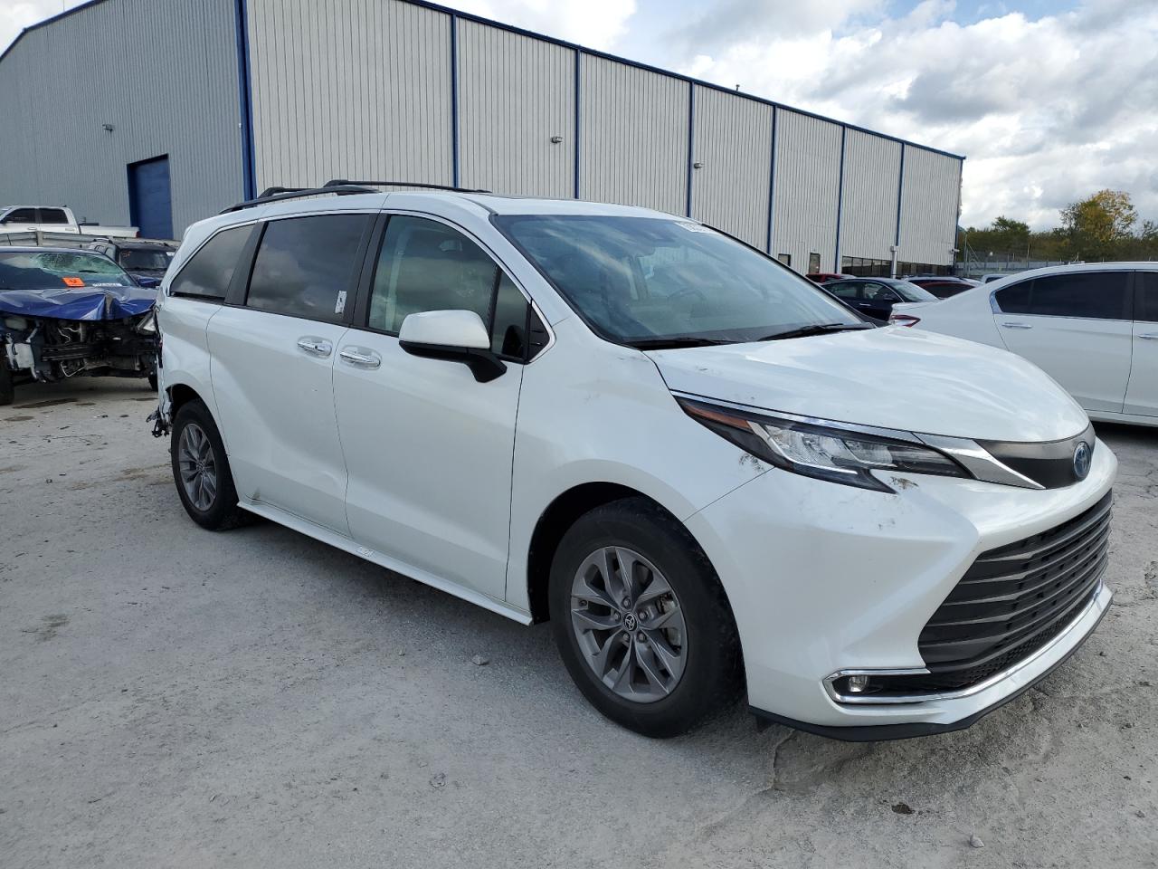 2022 Toyota Sienna VIN 5TDYRKEC2NS134018 Copart auction photo, rear end damage thumbnail 4