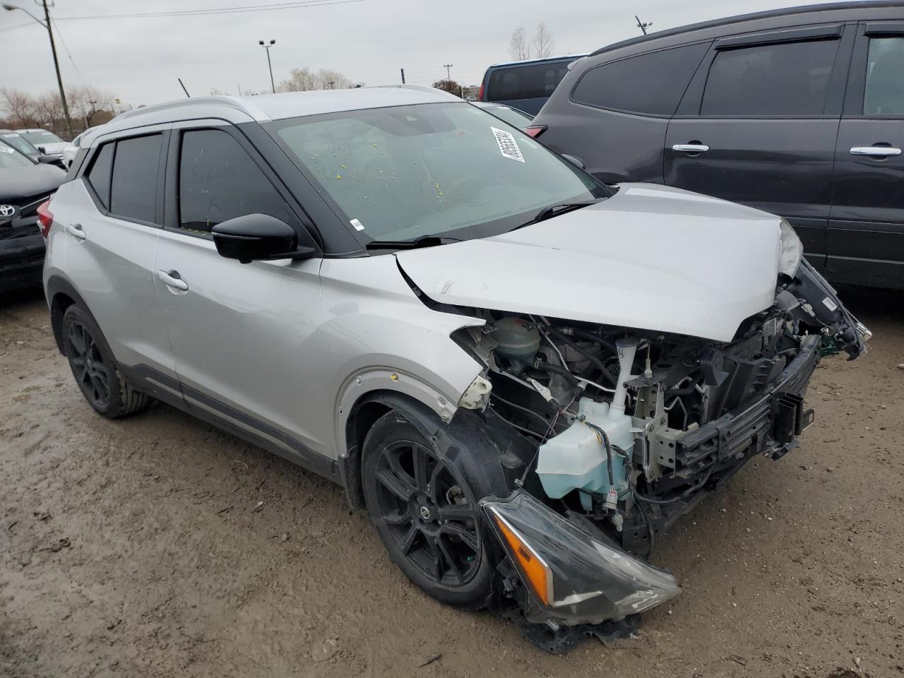 2020 Nissan Kicks VIN 3N1CP5DV0LL576404 Copart auction photo, front end / minor dent/scratches damage thumbnail 4
