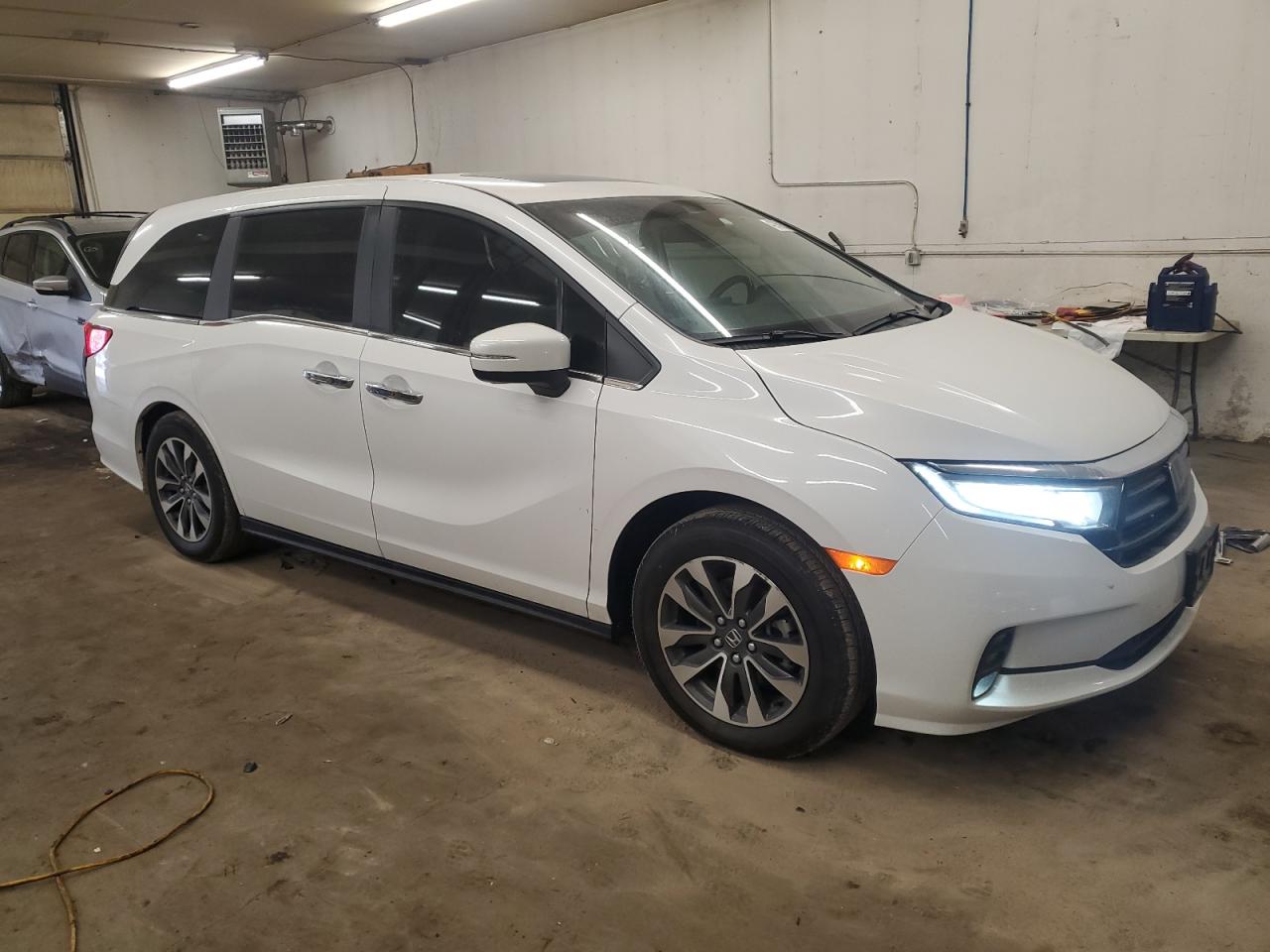 2024 Honda Odyssey VIN 5FNRL6H66RB054458 Copart auction photo, all over damage thumbnail 4
