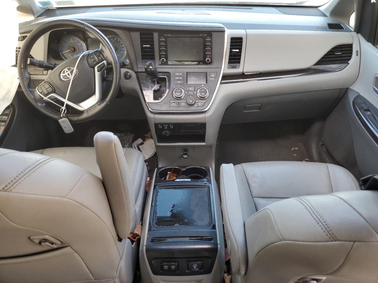 2018 Toyota Sienna VIN 5TDDZ3DC8JS207330 Copart auction photo, front end / side damage thumbnail 8