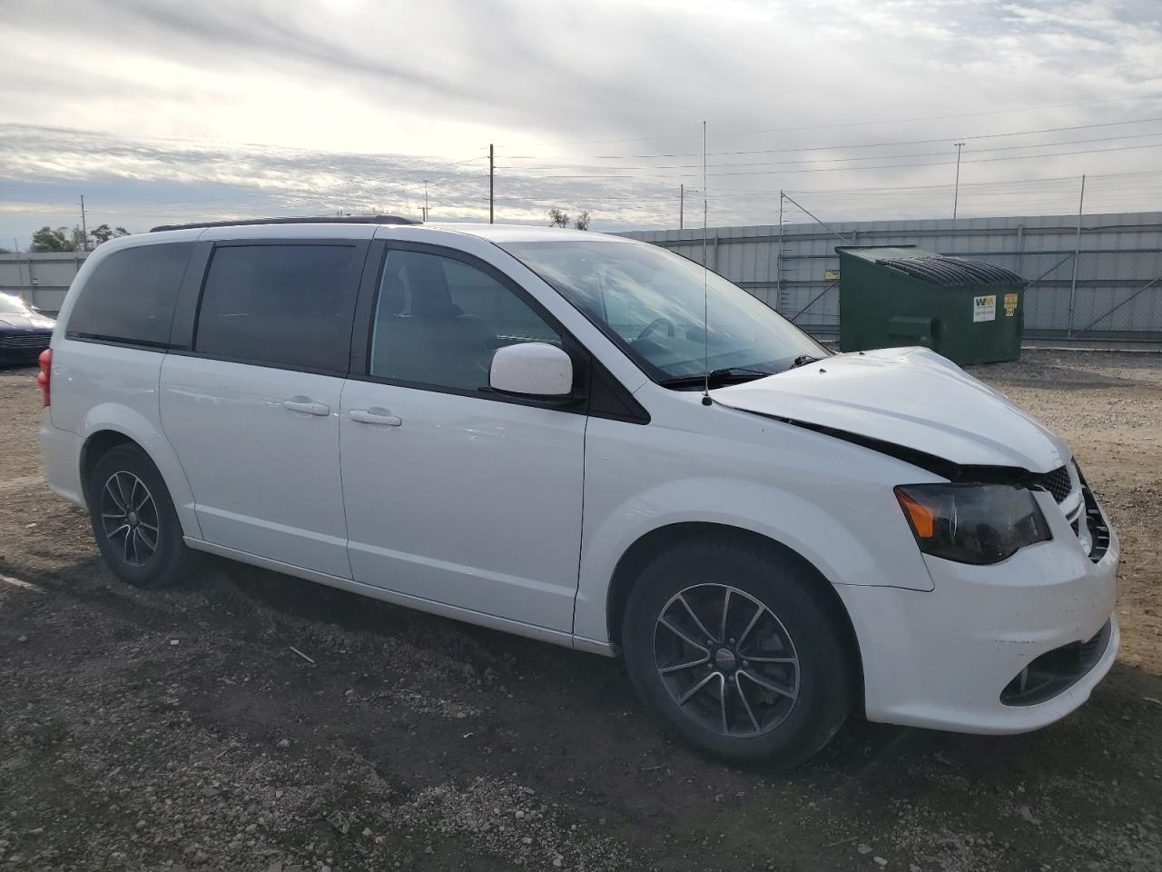 2019 Dodge Caravan VIN 2C4RDGEG5KR621818 Copart auction photo, front end / side damage thumbnail 4