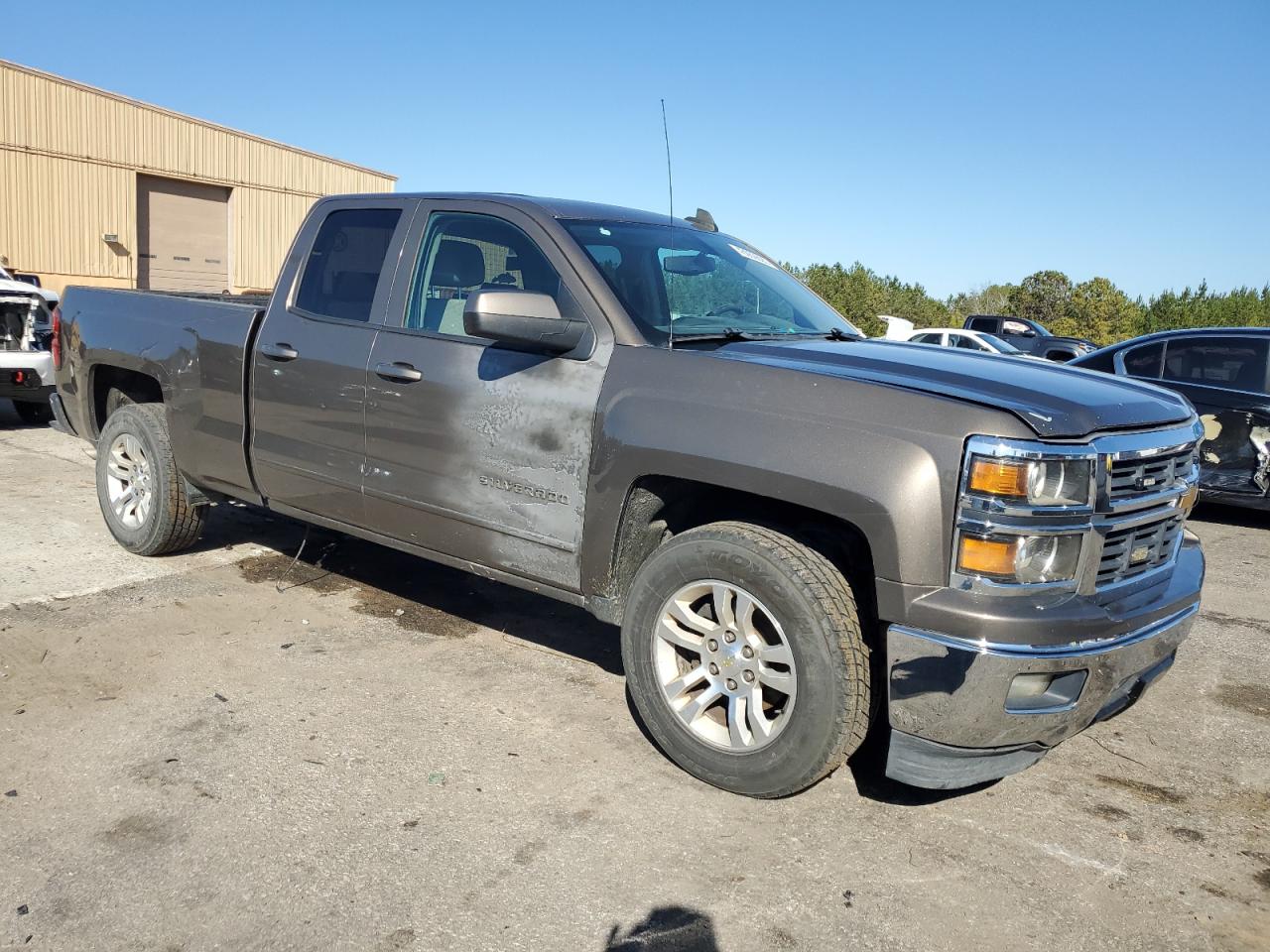 2015 Chevrolet Silverado VIN 1GCRCREC1FZ222007 Copart auction photo, rear end / minor dent/scratches damage thumbnail 4