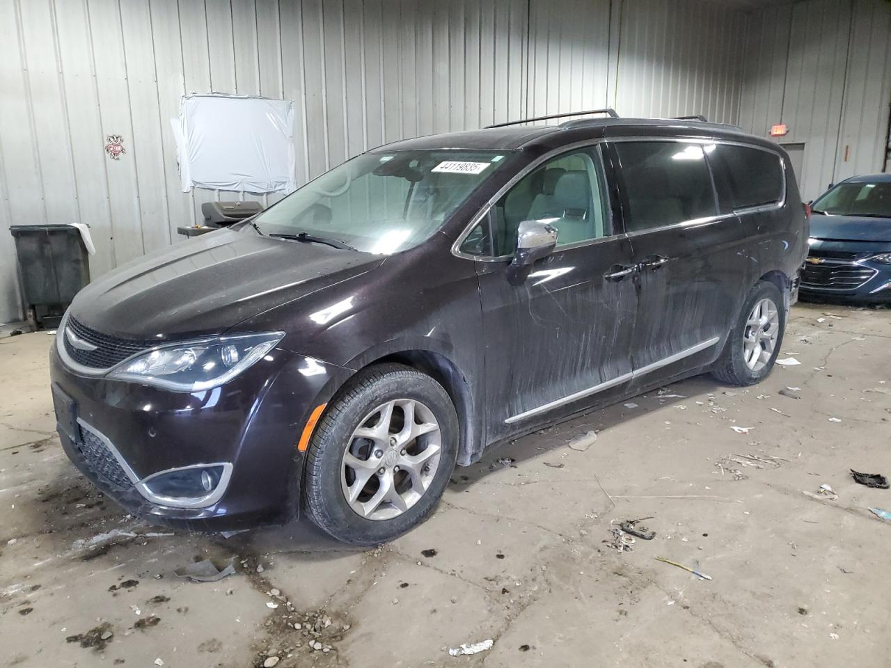 2017 Chrysler Pacifica VIN 2C4RC1GG0HR525715