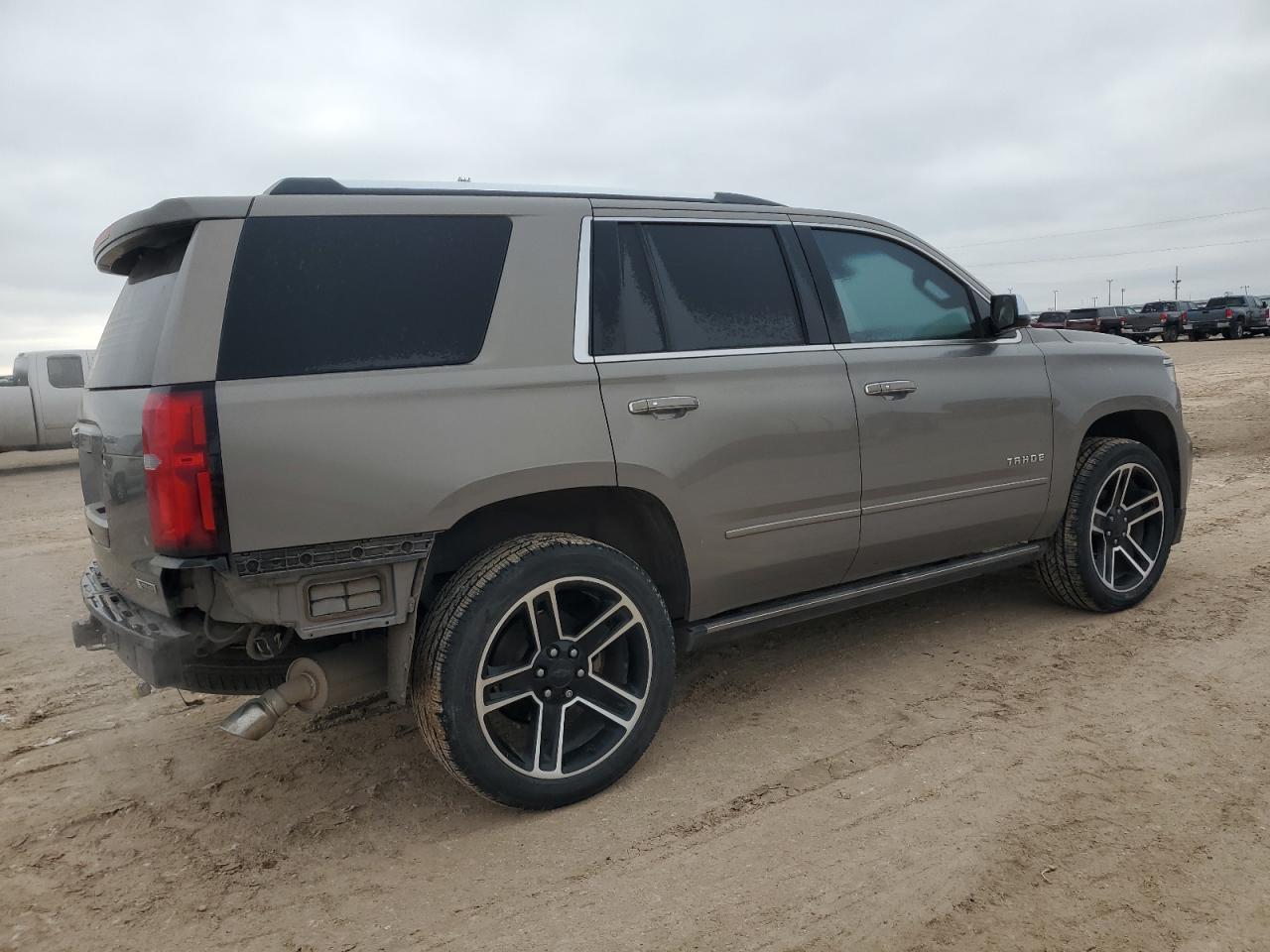 2018 Chevrolet Tahoe VIN 1GNSKCKC5JR140240 Copart auction photo, side / rear end damage thumbnail 3