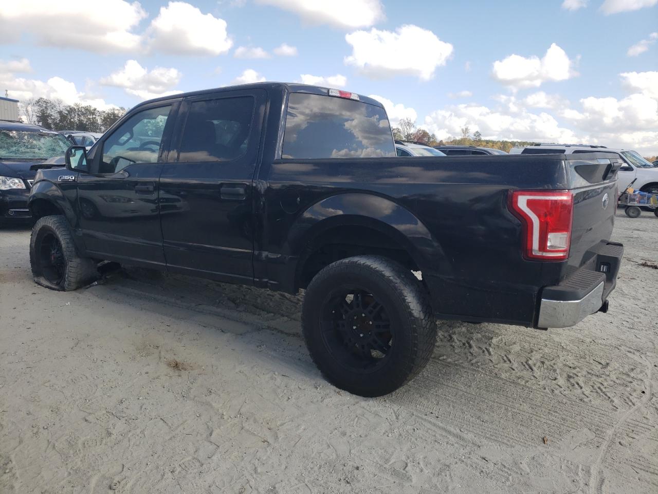 2017 Ford F-150 VIN 1FTEW1C89HKD11258 Copart auction photo, front end damage thumbnail 3