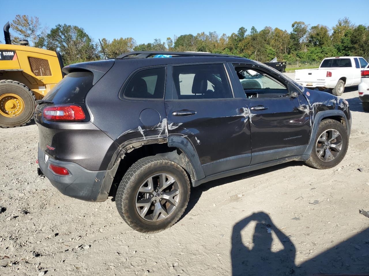 2015 Jeep Cherokee VIN 1C4PJMBS6FW582743 Copart auction photo, rollover / mechanical damage thumbnail 3