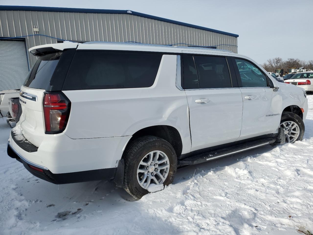 2021 Chevrolet Suburban VIN 1GNSKBED6MR317414 Copart auction photo, side / front end damage thumbnail 3