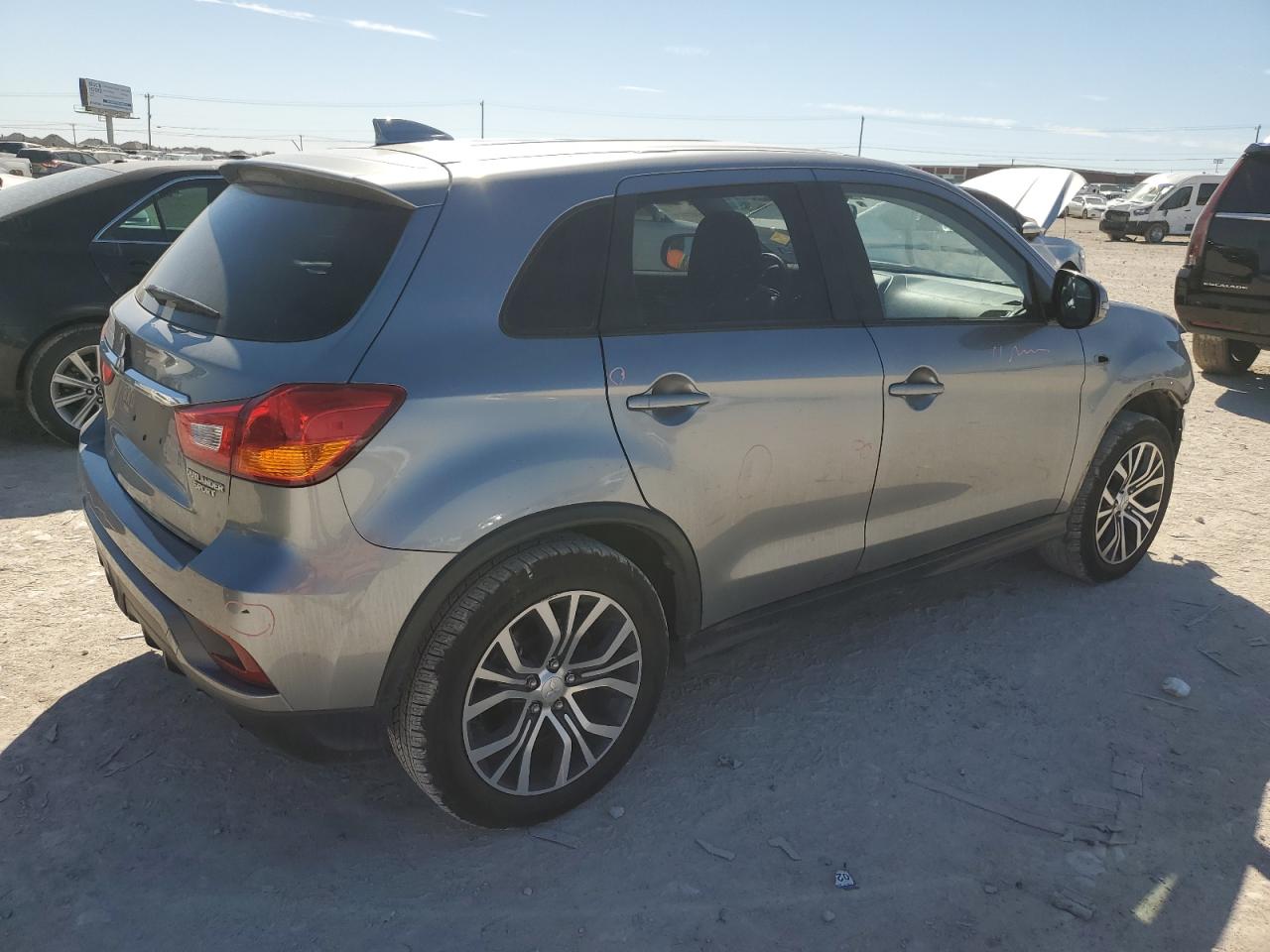 2018 Mitsubishi Outlander VIN JA4AP3AU8JZ010074 Copart auction photo, front end damage thumbnail 3