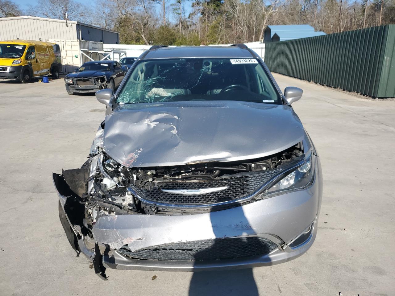 2017 Chrysler Pacifica VIN 2C4RC1BG8HR667835 Copart auction photo, front end / minor dent/scratches damage thumbnail 5