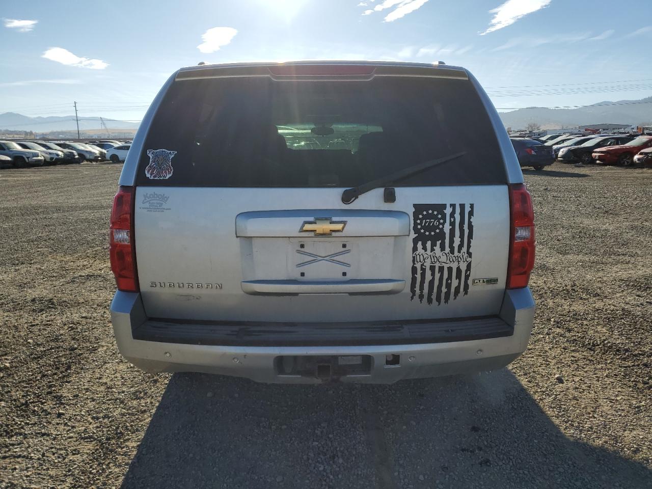 2010 Chevrolet Suburban VIN 1GNUKJE33AR123834 Copart auction photo, front end / minor dent/scratches damage thumbnail 6