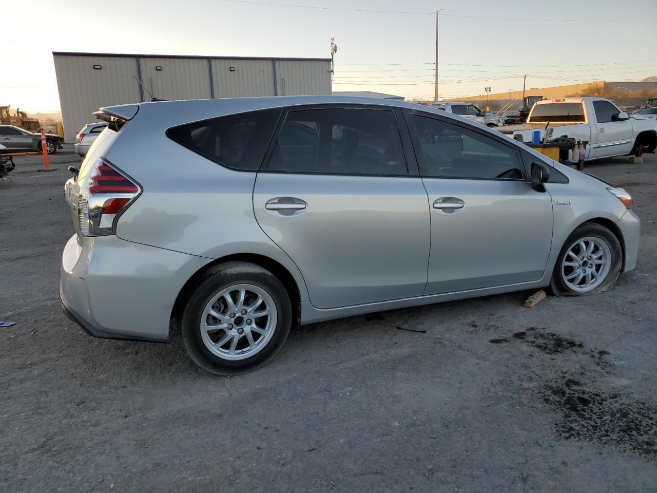 2015 Toyota Prius VIN JTDZN3EU8FJ020442 Copart auction photo, front end / side damage thumbnail 3