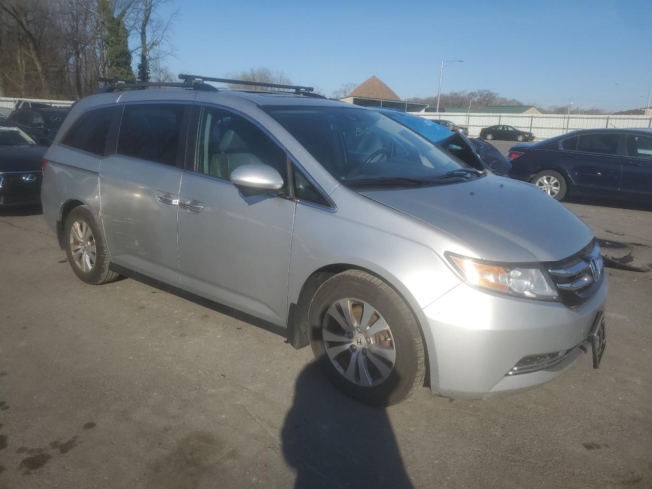 2015 Honda Odyssey VIN 5FNRL5H68FB039207 Copart auction photo, front end / side damage thumbnail 4