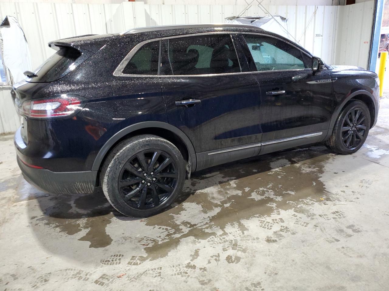 2020 Lincoln Nautilus VIN 2LMPJ8K98LBL28954 Copart auction photo, front end / side damage thumbnail 3