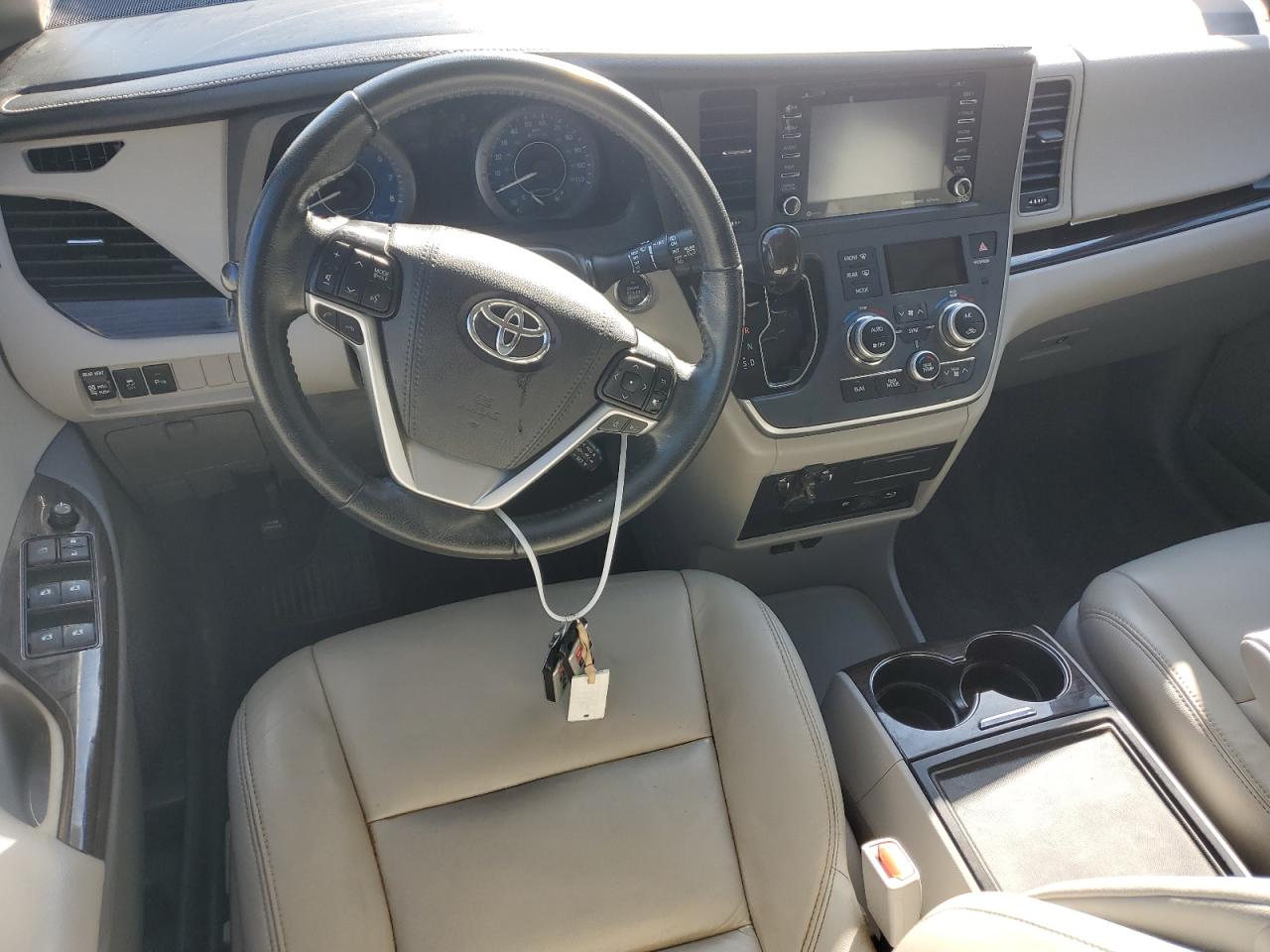 2020 Toyota Sienna VIN 5TDDZ3DC9LS228299 Copart auction photo, water/flood damage thumbnail 8