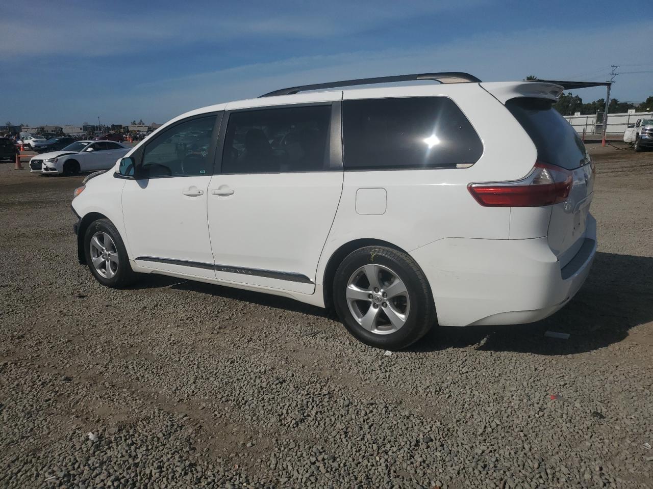 2015 Toyota Sienna VIN 5TDKK3DC3FS640198 Copart auction photo, front end damage thumbnail 2