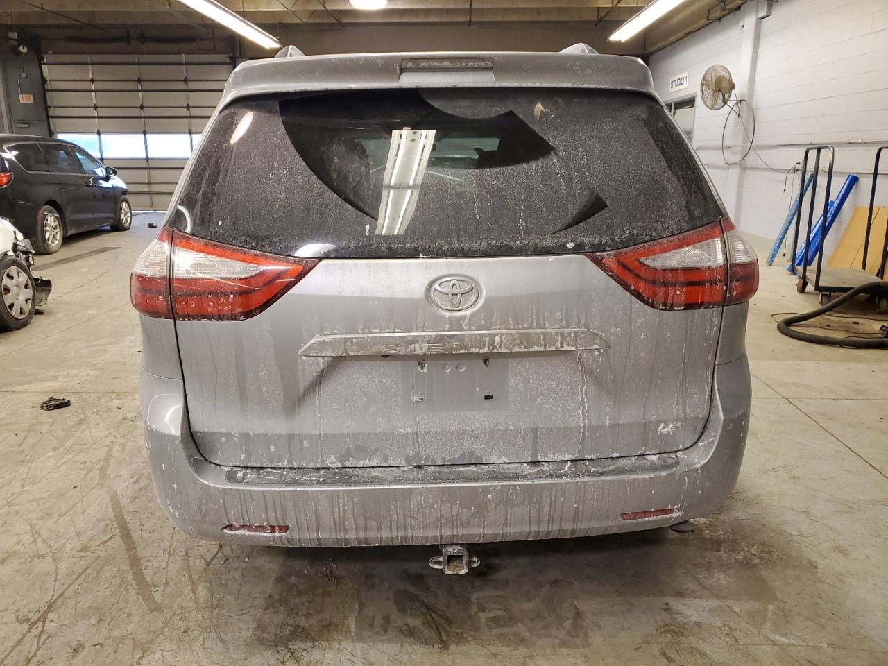 2015 Toyota Sienna VIN 5TDKK3DC9FS571310 Copart auction photo, front end damage thumbnail 6