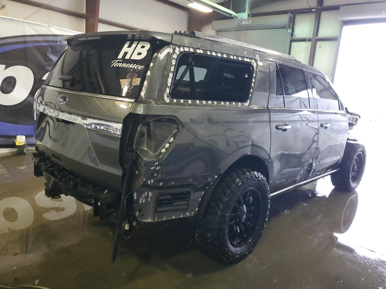 2019 Ford Expedition VIN 1FMJK2ATXKEA59237 Copart auction photo, front end / side damage thumbnail 3