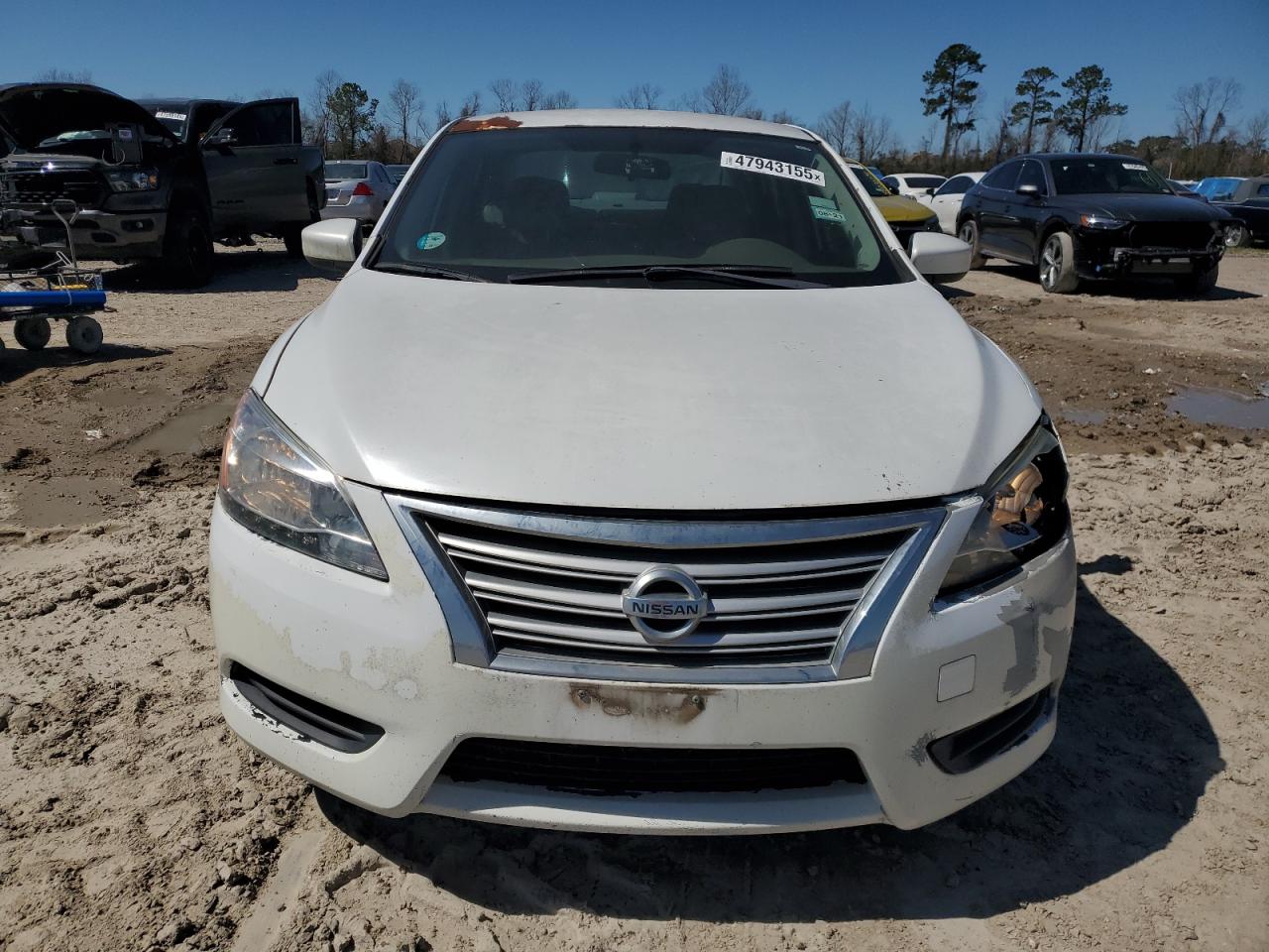 2014 Nissan Sentra VIN 3N1AB7AP0EY331602 Copart auction photo, front end / minor dent/scratches damage thumbnail 5