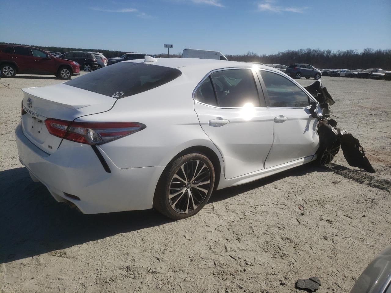 2019 Toyota Camry VIN 4T1B11HK1KU828647 Copart auction photo, front end / side damage thumbnail 3
