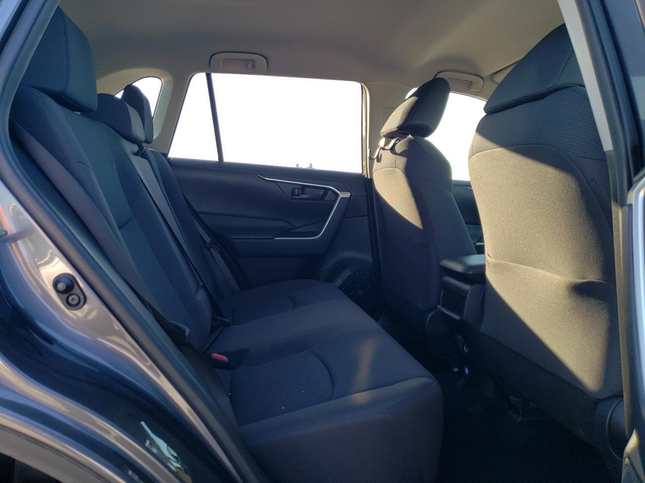 2019 Toyota RAV 4 VIN JTMH1RFV2KJ012638 Copart auction photo, water/flood / minor dent/scratches damage thumbnail 11