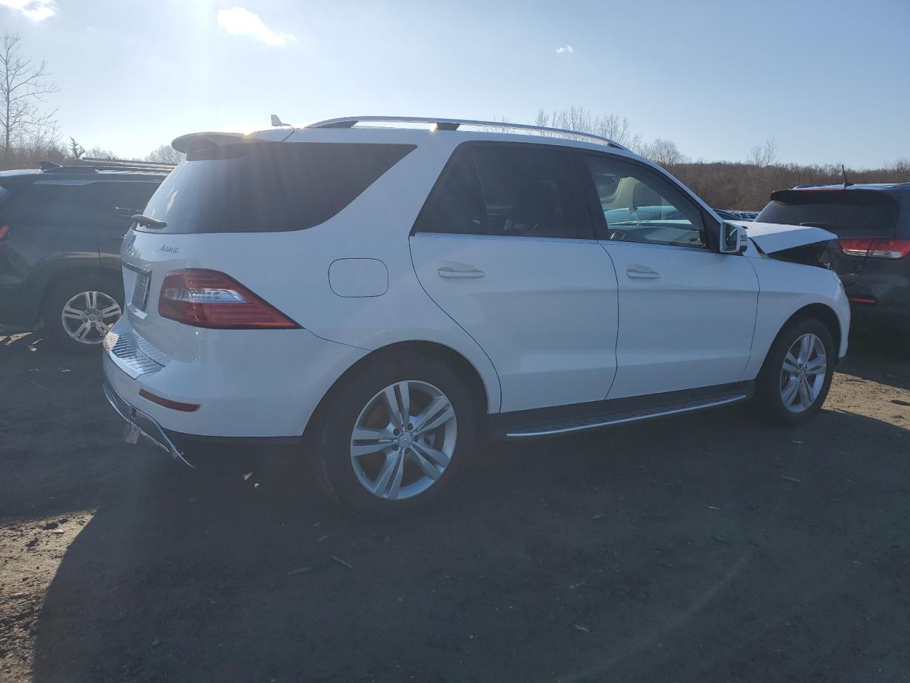 2015 Mercedes-Benz M-klasse VIN 4JGDA5HBXFA577649 Copart auction photo, front end damage thumbnail 3