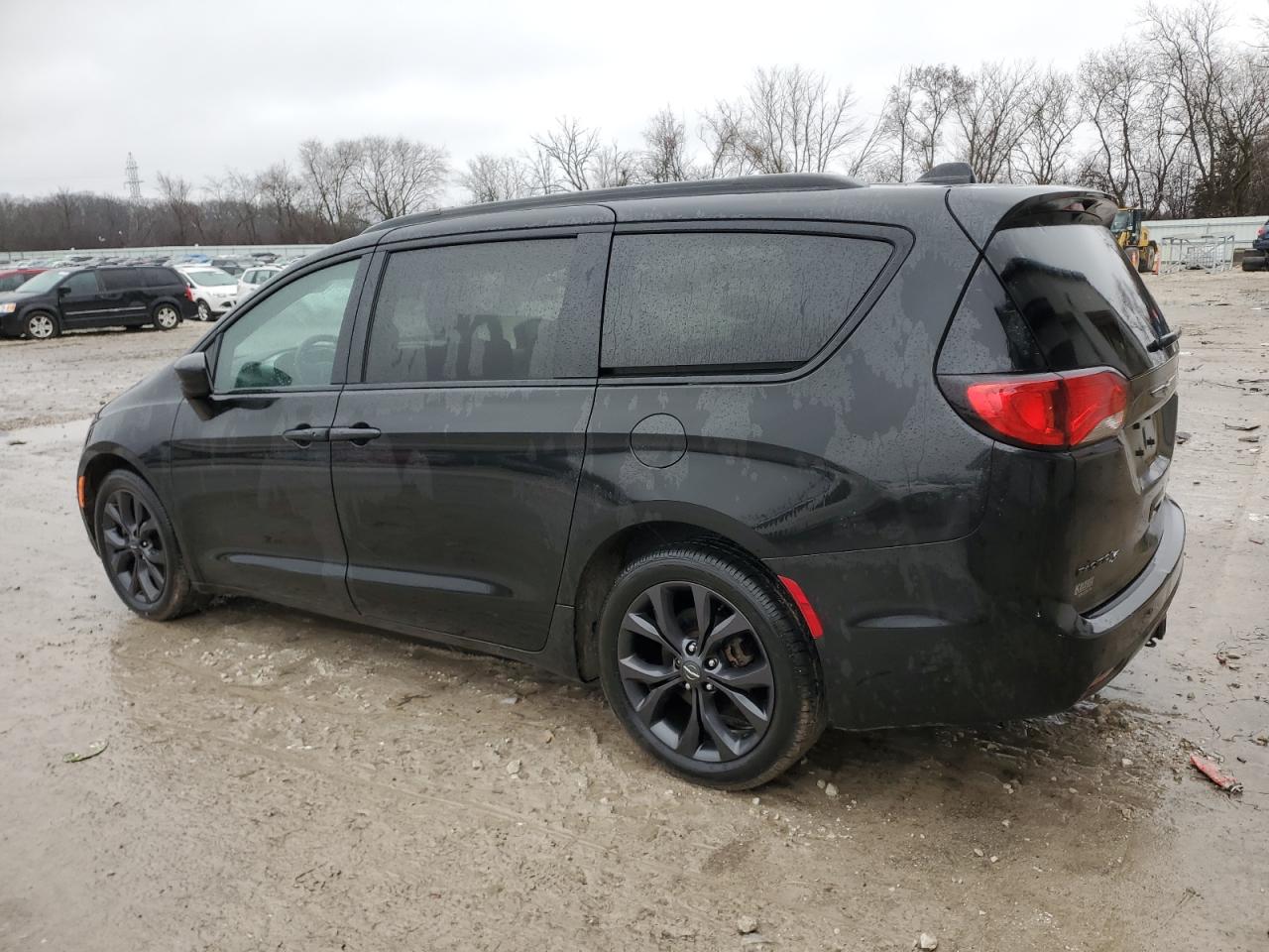 2019 Chrysler Pacifica VIN 2C4RC1FG8KR638739 Copart auction photo, side damage thumbnail 2