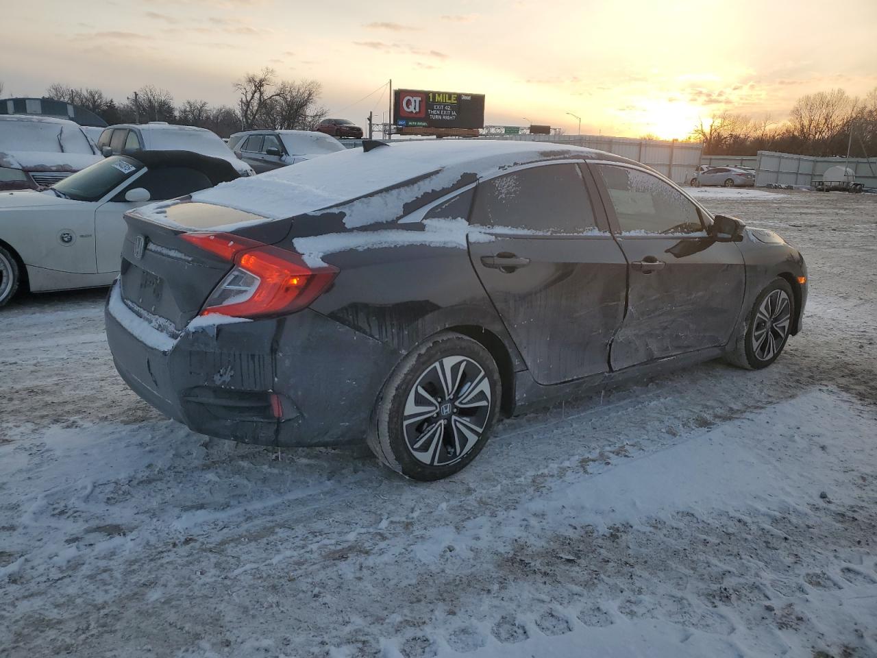 2018 Honda Civic VIN JHMFC1F31JX043567 Copart auction photo, side damage thumbnail 3