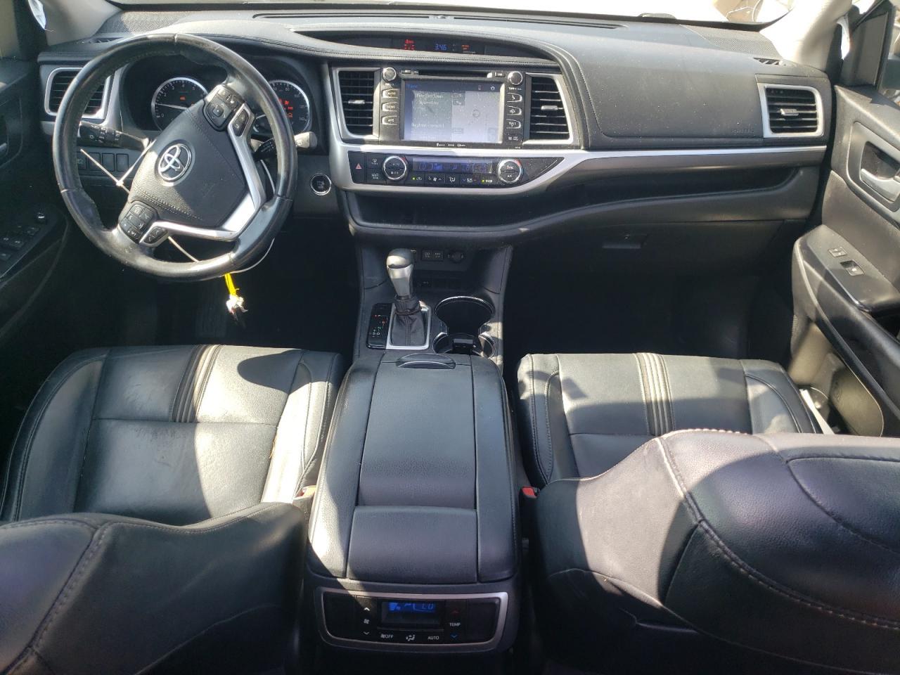 2018 Toyota Highlander VIN 5TDKZRFH2JS527374 Copart auction photo, front end damage thumbnail 8