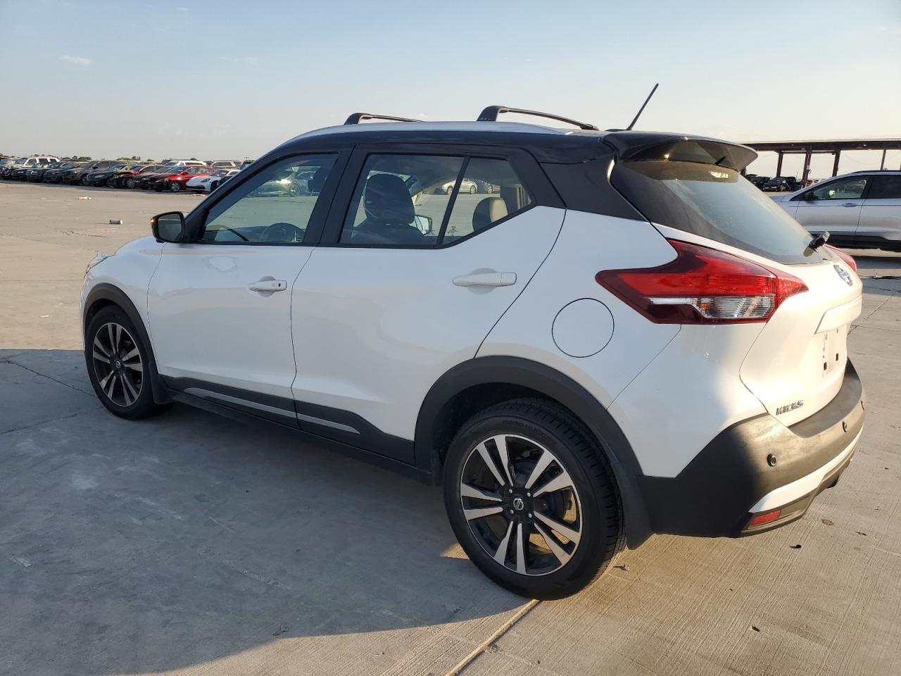 2020 Nissan Kicks VIN 3N1CP5DV9LL477600 Copart auction photo, front end damage thumbnail 2