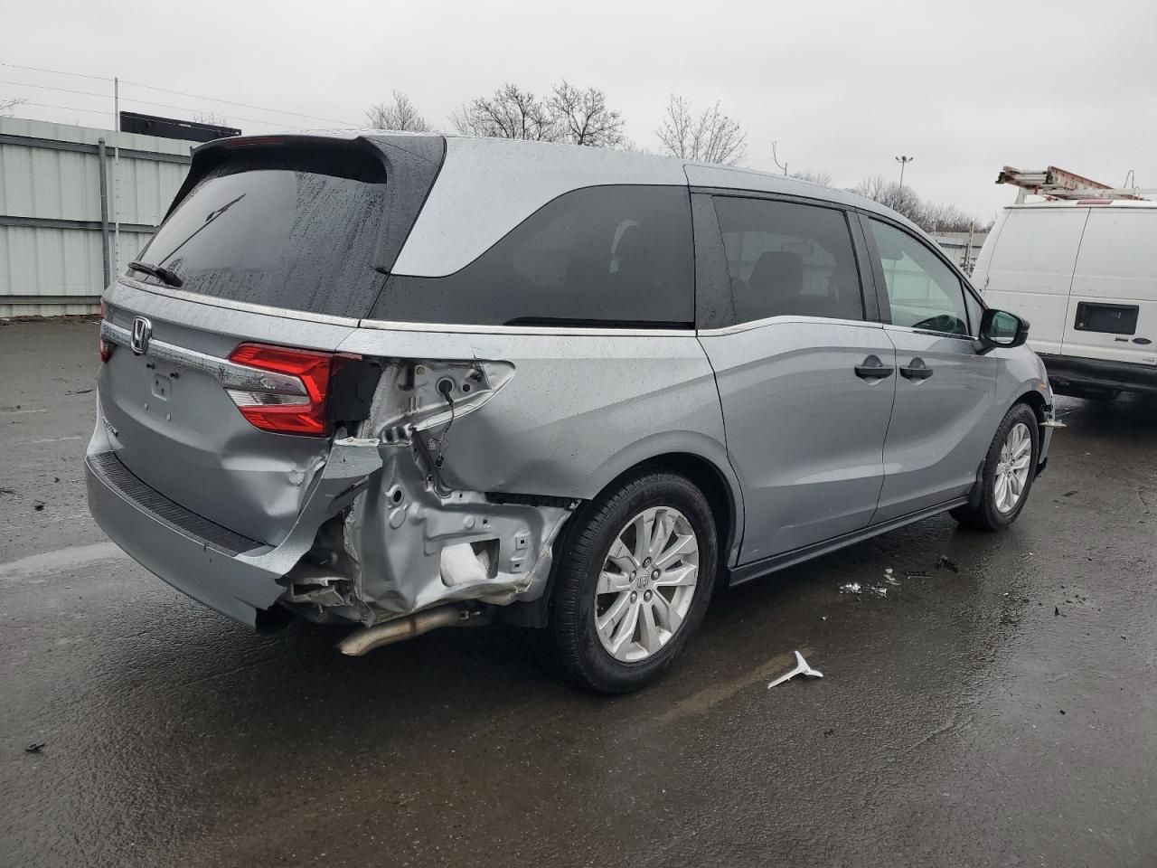 2019 Honda Odyssey VIN 5FNRL6H25KB136328 Copart auction photo, rear end damage thumbnail 3