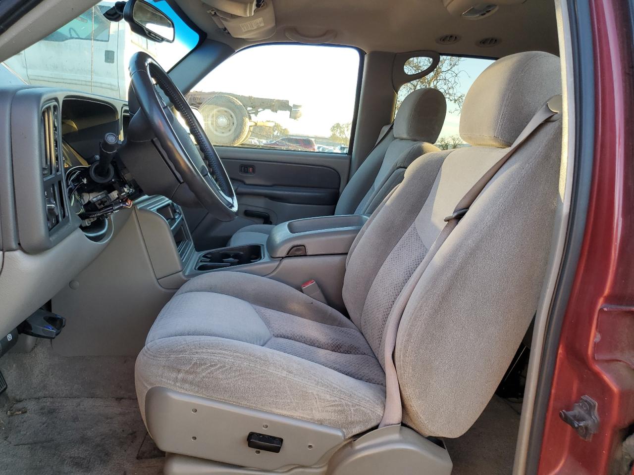 2003 Chevrolet Suburban VIN 1GNFK16T13J247528 Copart auction photo, vandalism damage thumbnail 7