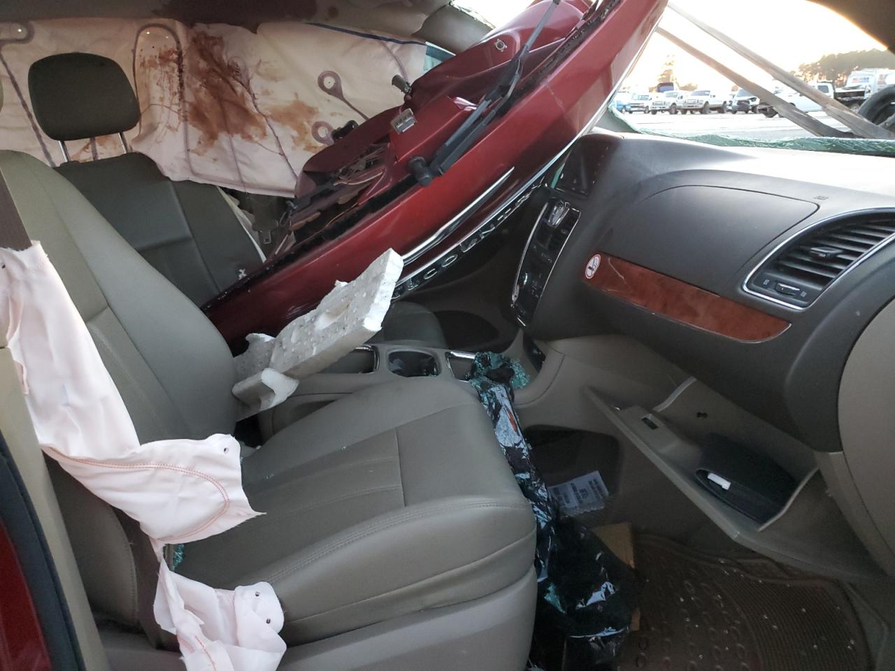 2015 Chrysler Town & Country VIN 2C4RC1CG2FR603205 Copart auction photo, rollover damage thumbnail 7