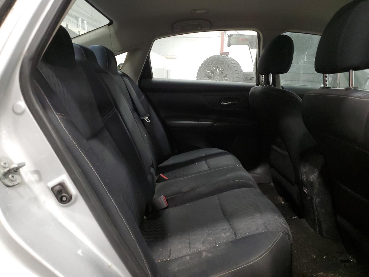 2017 Nissan Altima VIN 1N4AL3AP1HC125632 Copart auction photo, rear end / minor dent/scratches damage thumbnail 10