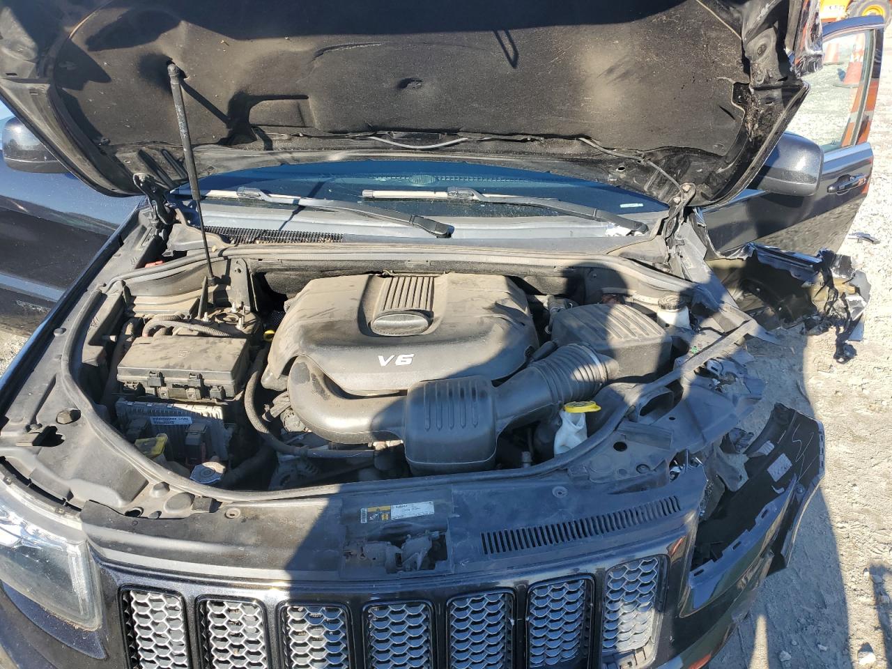 2015 Jeep Grand Cherokee VIN 1C4RJFAG2FC206236 Copart auction photo, front end / side damage thumbnail 13