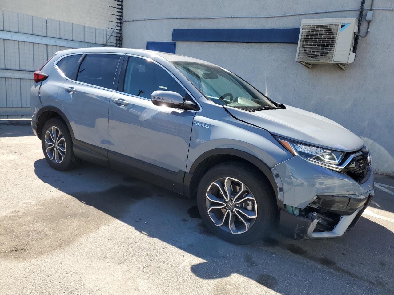 2022 Honda CR-V VIN 5J6RT6H5XNL005689 Copart auction photo, front end / rear end damage thumbnail 4