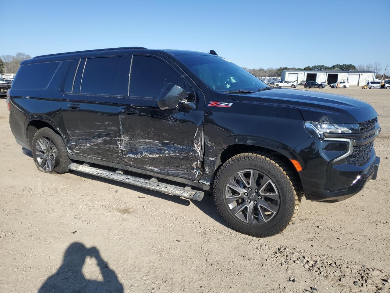 2021 Chevrolet Suburban VIN 1GNSKDKDXMR135151 Copart auction photo, all over damage thumbnail 4