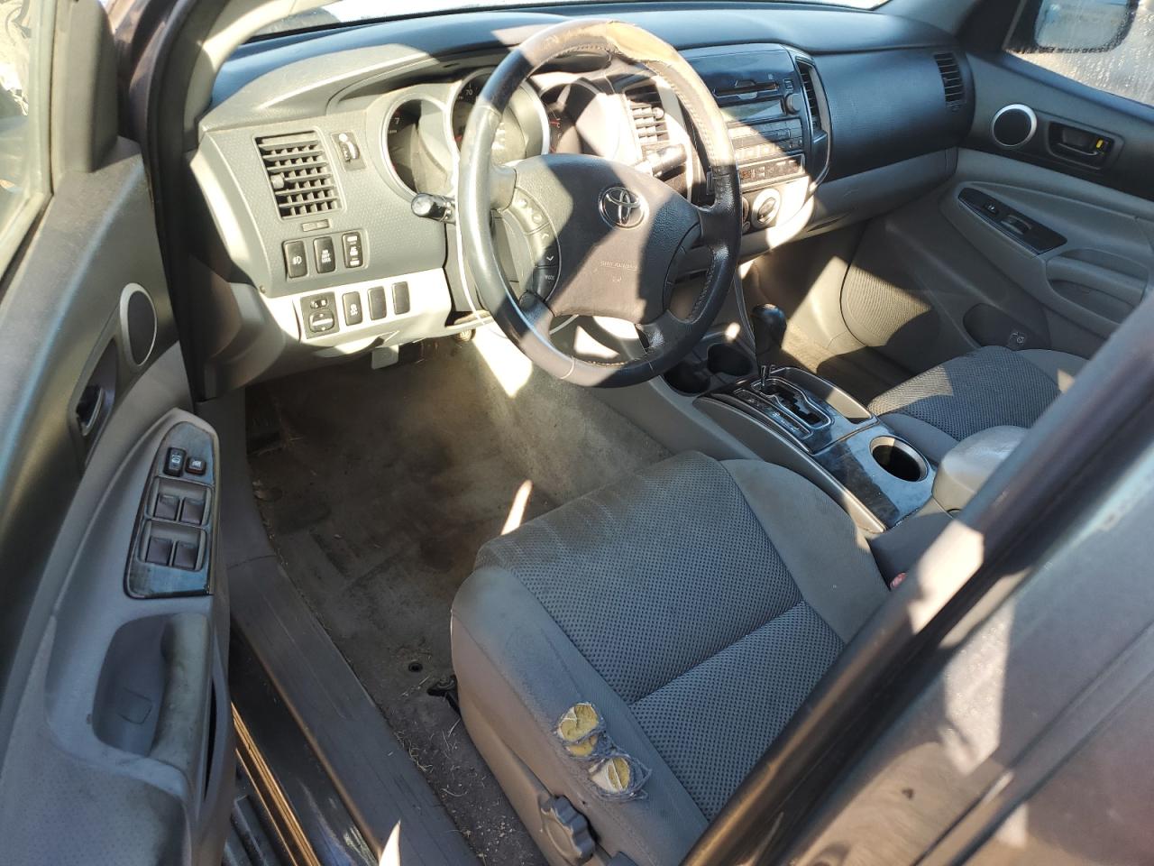 2011 Toyota Tacoma VIN 3TMJU4GN7BM114997 Copart auction photo, front end damage thumbnail 8