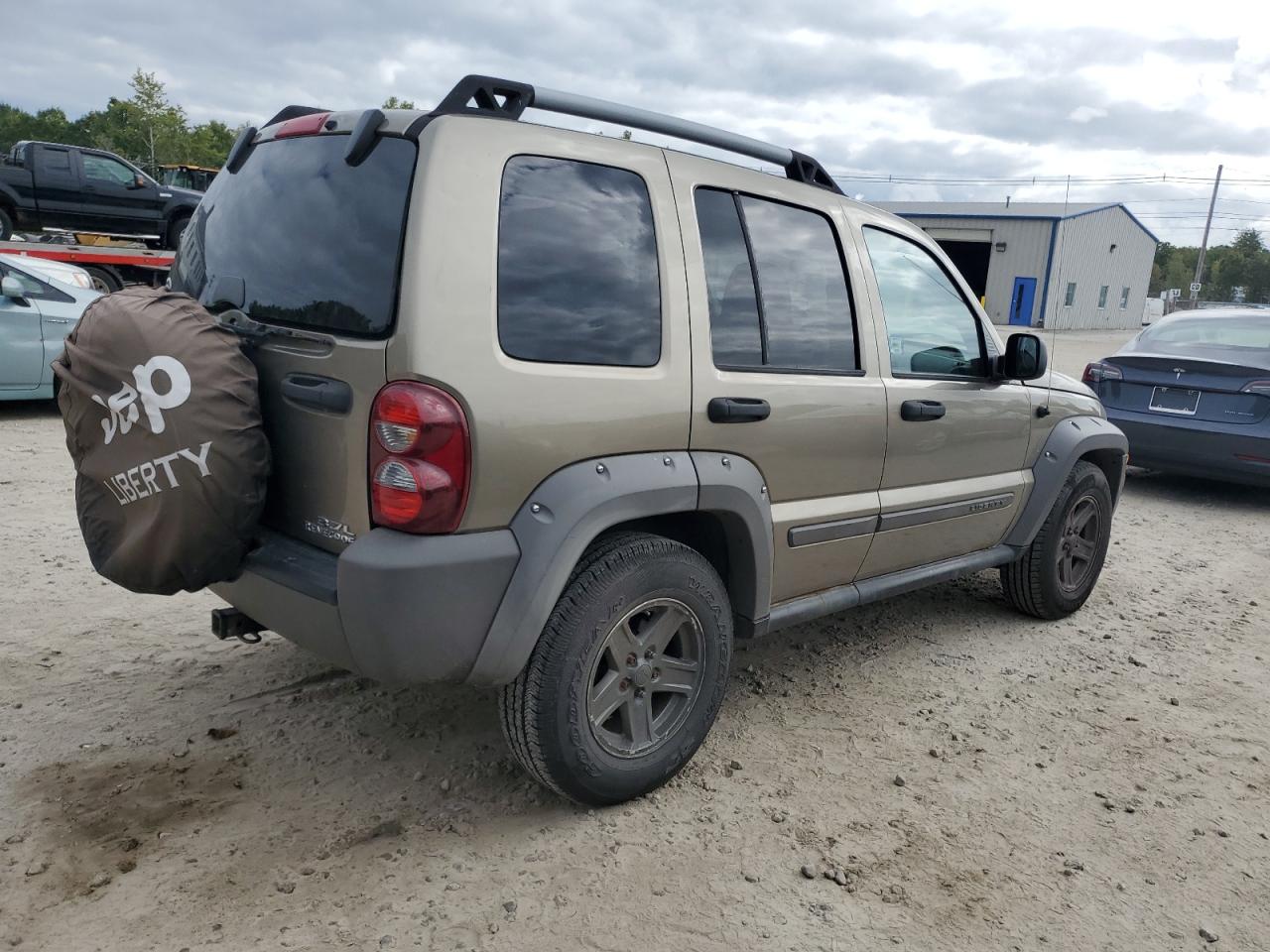 2006 Jeep Liberty (North America) VIN 1J4GL38K86W171737 Copart auction photo, front end damage thumbnail 3