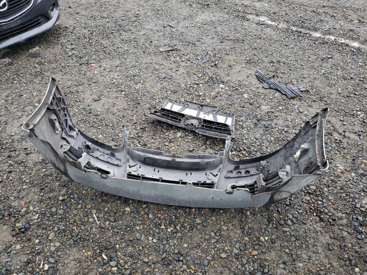 2005 Volkswagen Jetta VIN 3VWSF71KX5M637012 Copart auction photo, front end damage thumbnail 12