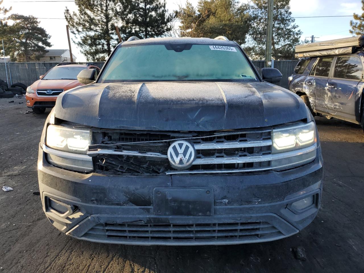 2018 Volkswagen Atlas VIN 1V2LR2CA0JC519406 Copart auction photo, front end damage thumbnail 5