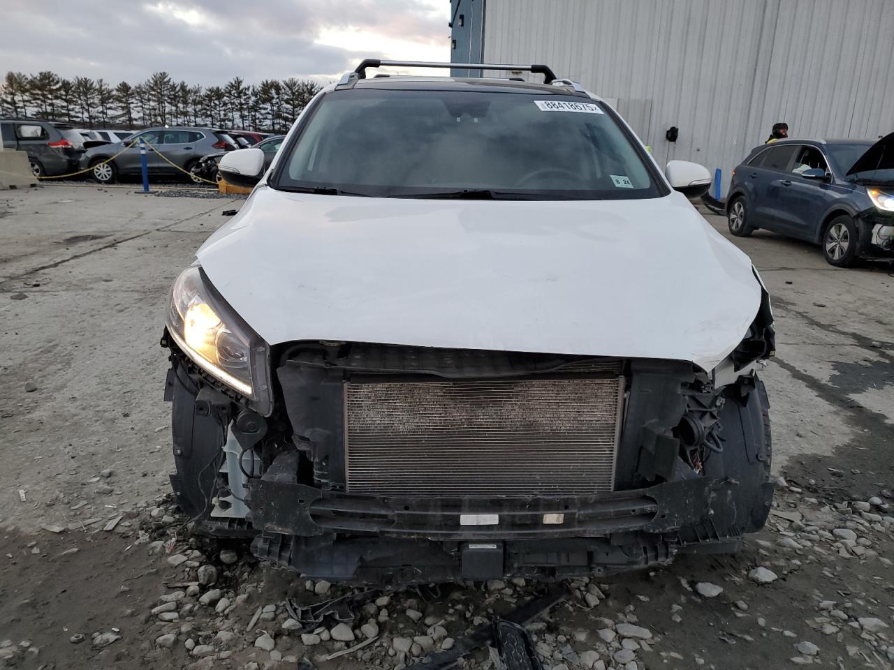 2019 KIA Sorento VIN 5XYPHDA5XKG598829 Copart auction photo, front end damage thumbnail 5
