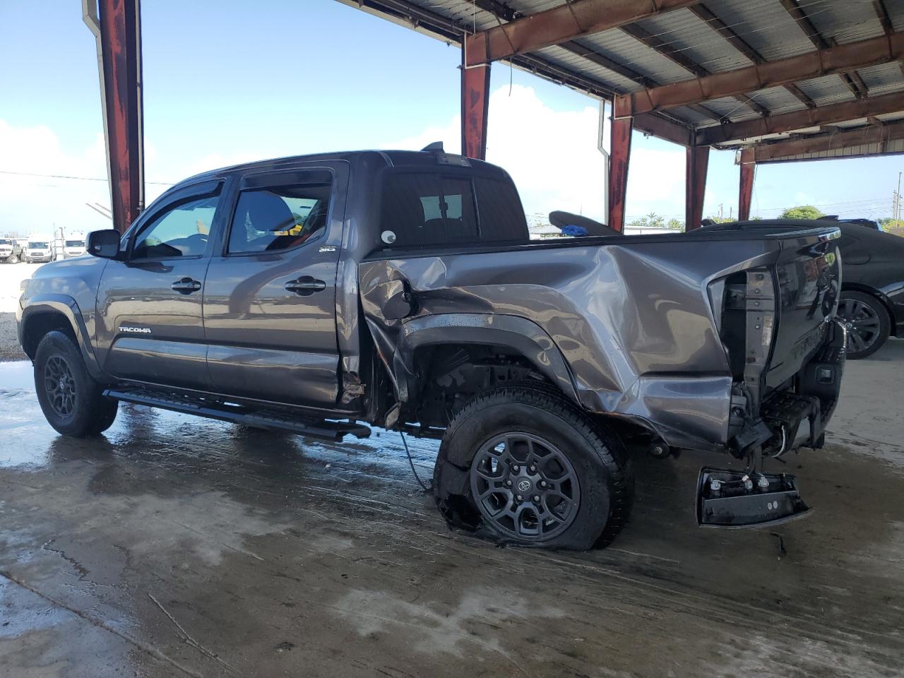 2017 Toyota Tacoma VIN 5TFAZ5CN3HX043801 Copart auction photo, rear end / side damage thumbnail 2