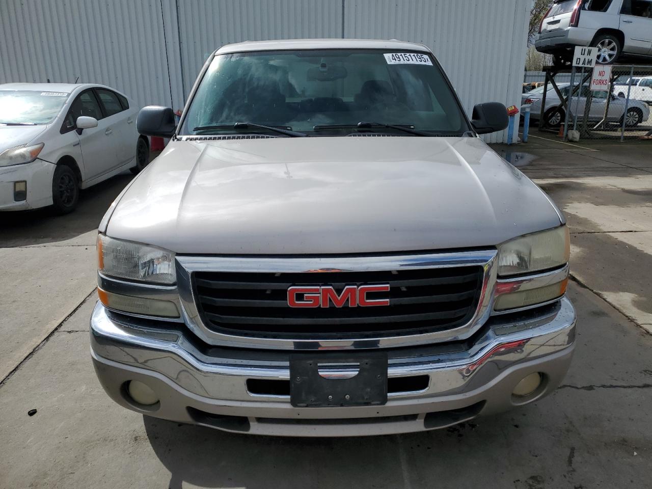 2005 GMC Sierra VIN 2GTEC13T651207061 Copart auction photo, rear end damage thumbnail 5