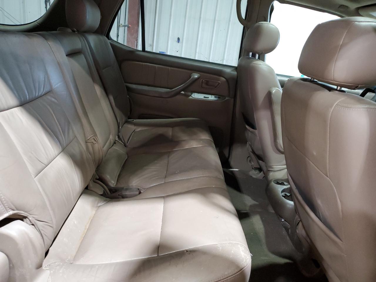 2001 Toyota Sequoia VIN 5TDBT48A11S026819 Copart auction photo, front end / rear end damage thumbnail 11