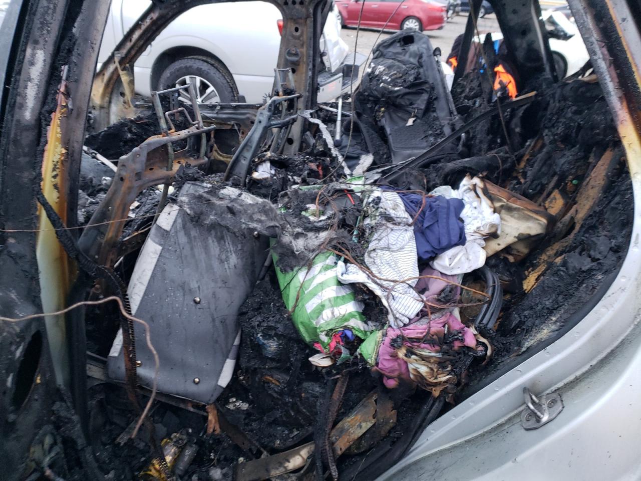 2017 BMW X5 VIN 5UXKS4C3XH0U04580 Copart auction photo, burn damage thumbnail 11
