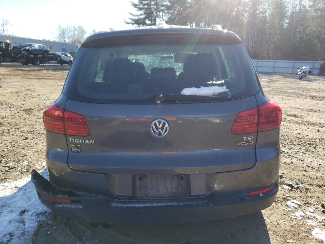 2018 Volkswagen Tiguan VIN WVGBV7AX0JK002766 Copart auction photo, undercarriage damage thumbnail 6