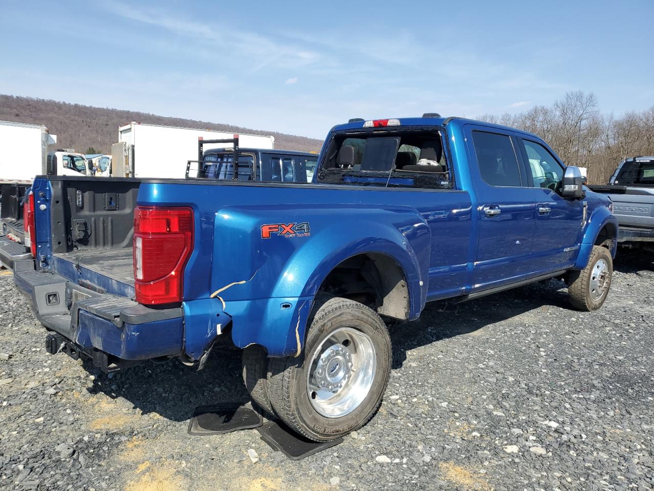 2022 Ford F450 VIN 1FT8W4DT5NEC07295 Copart auction photo, front end / all over damage thumbnail 3