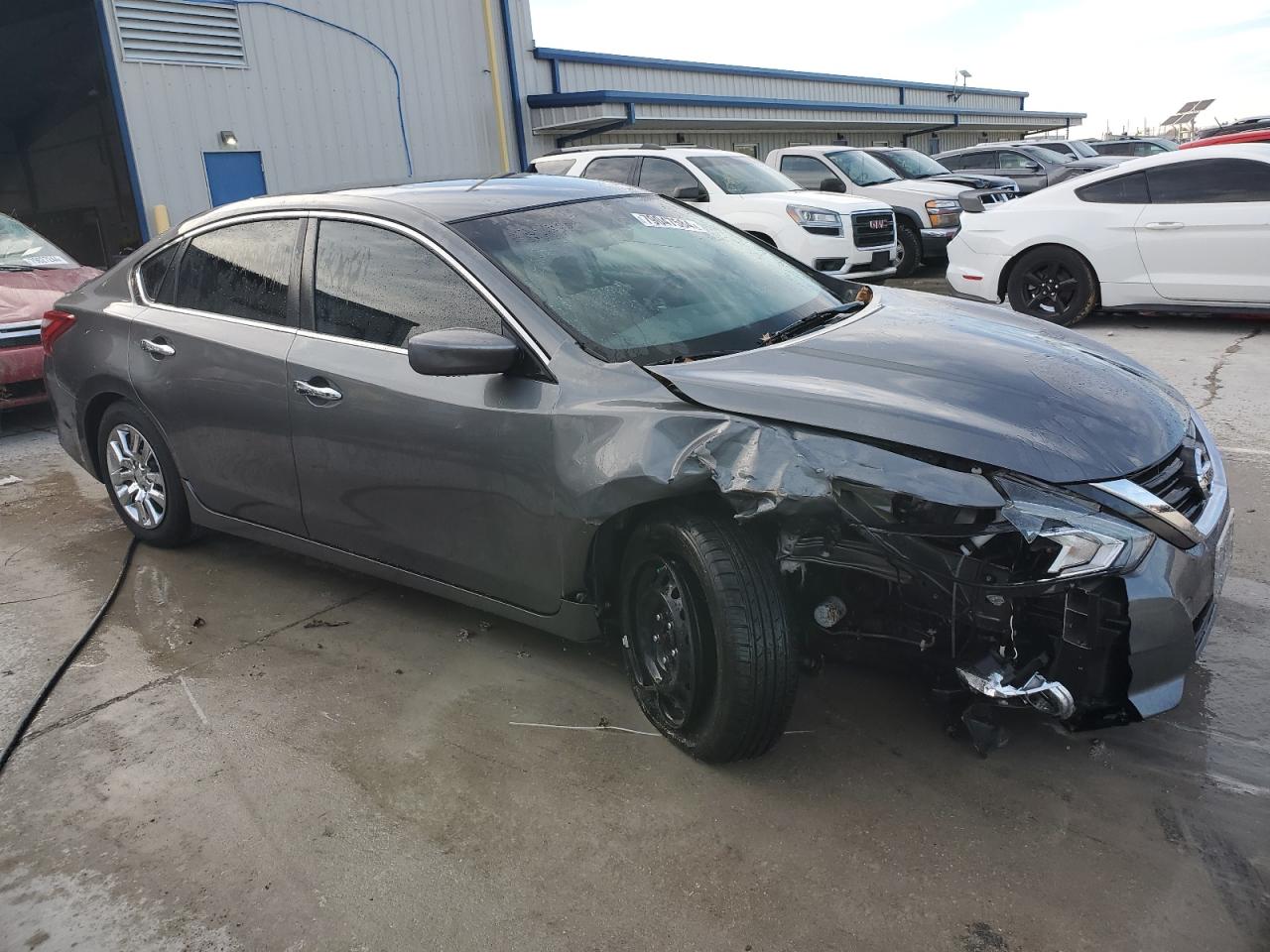 2017 Nissan Altima VIN 1N4AL3AP3HN333824 Copart auction photo, front end damage thumbnail 4
