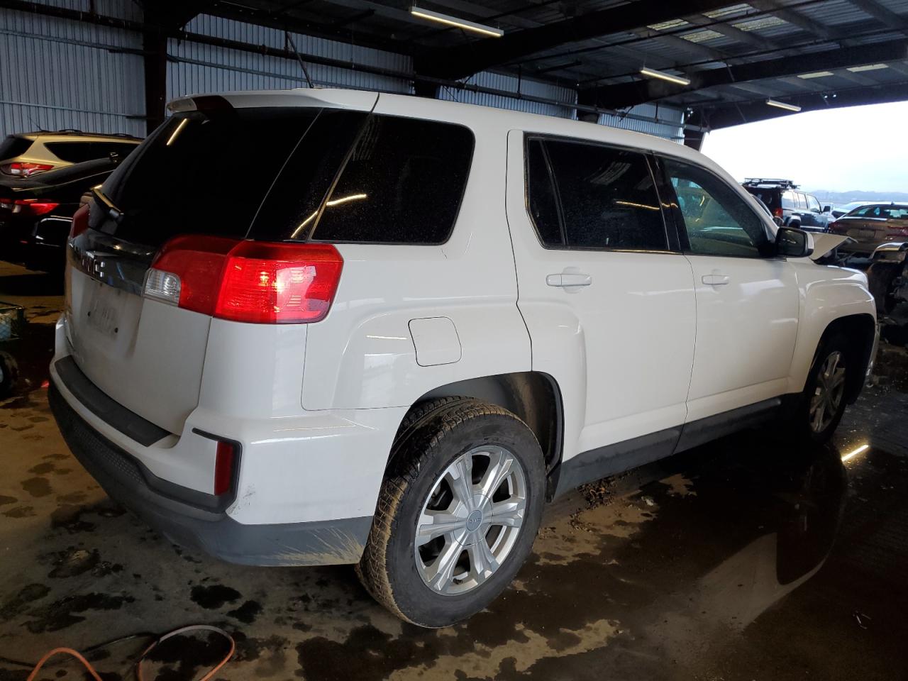 2017 GMC Terrain VIN 2GKALMEK7H6348334 Copart auction photo, front end damage thumbnail 3